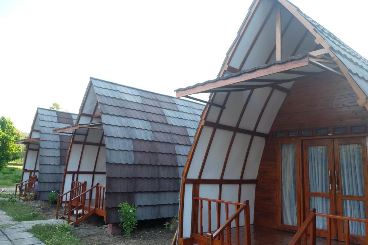Raffles Inn Labuan Bajo Exterior foto