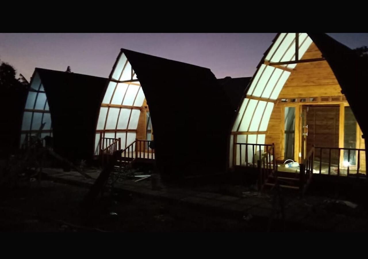 Raffles Inn Labuan Bajo Exterior foto